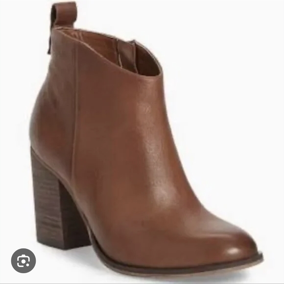 Nordstroms BP Brown Ankle Booties with Block Heel - Picture 1 of 9